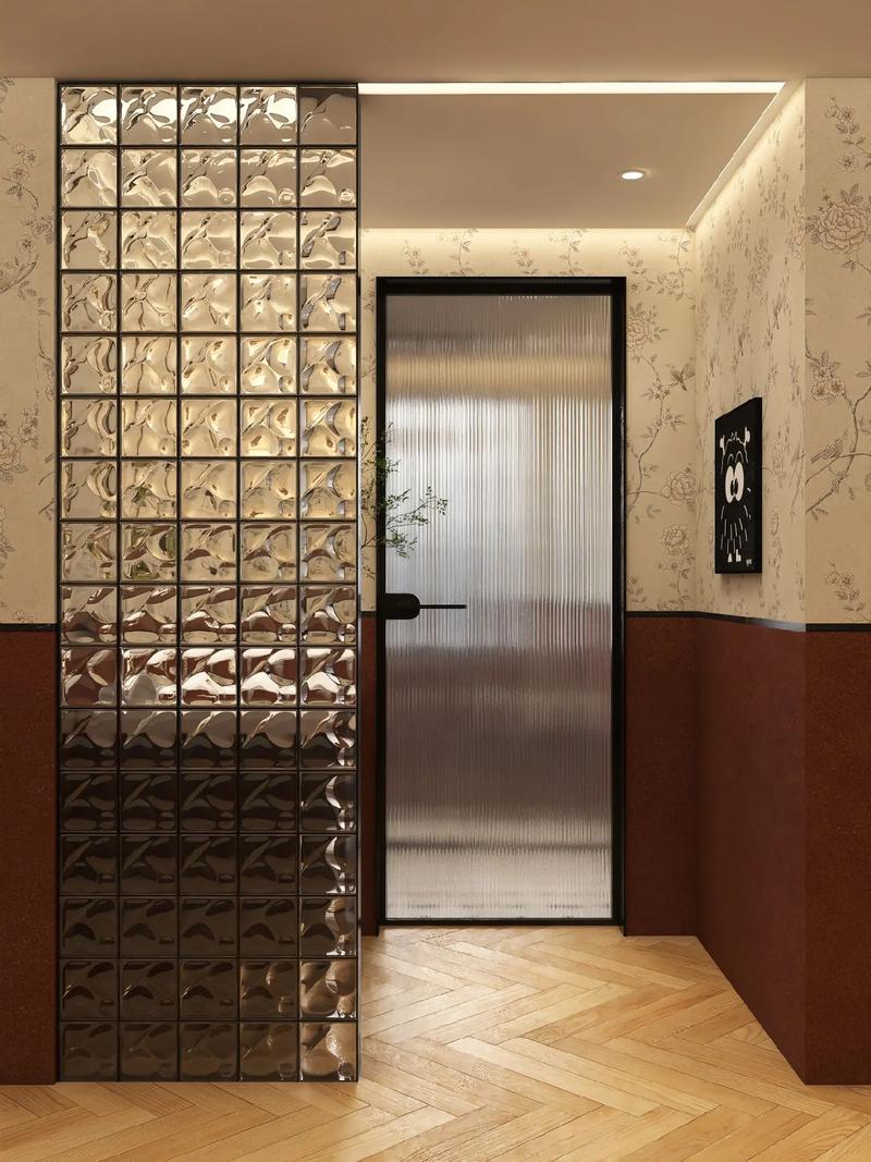 濃郁復古衛生間 玻璃隔斷美翻了！